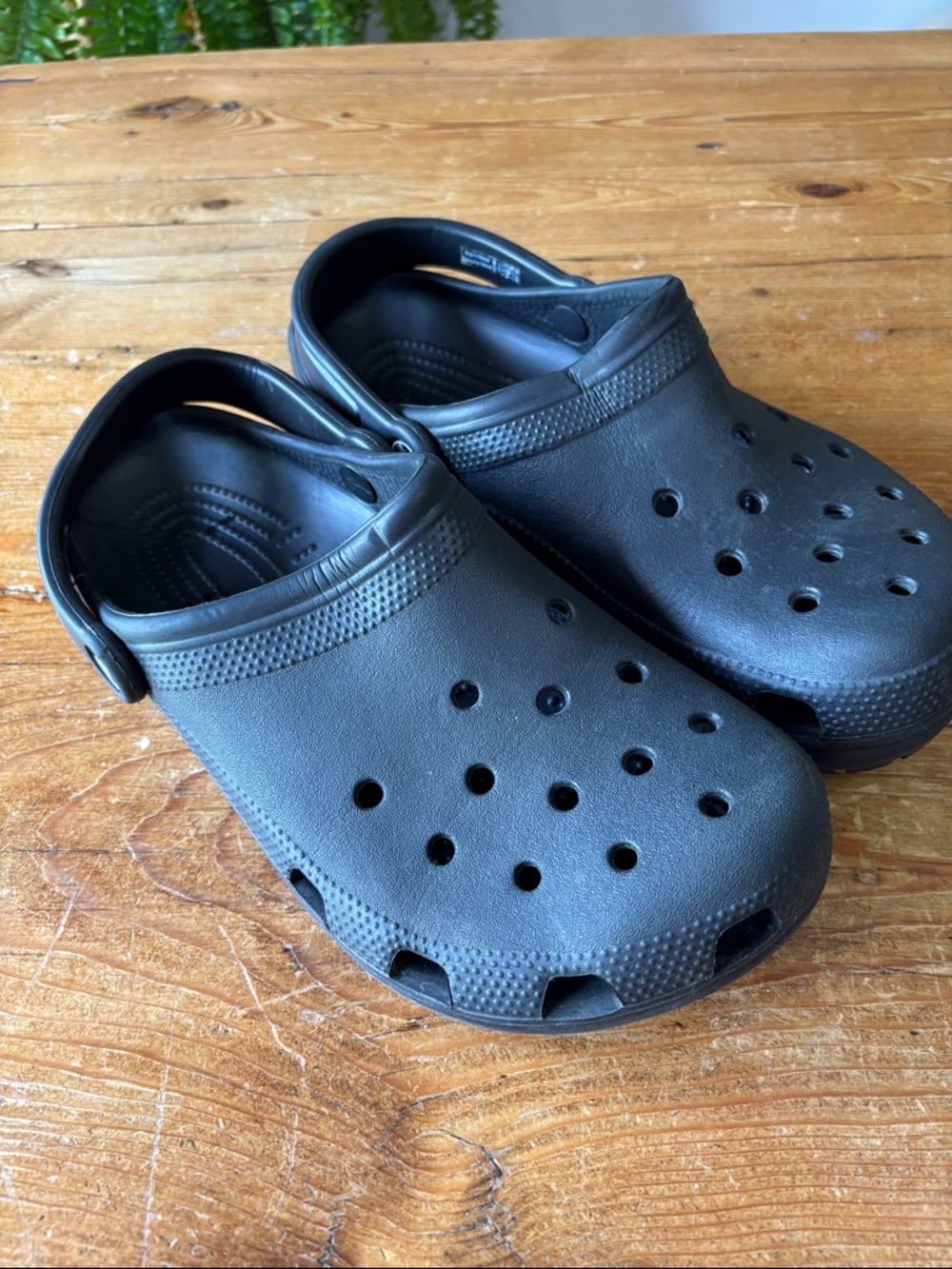 CROCS Classic Clog in Black